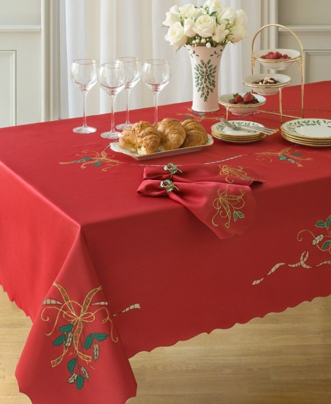 Holiday Nouveau Christmas Tablecloth