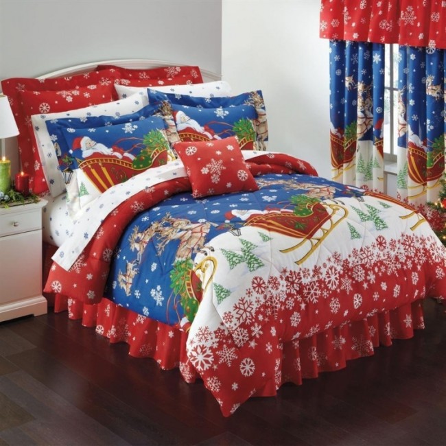 Santa Claus  Reindeer Christmas Themed Queen Comforter Set