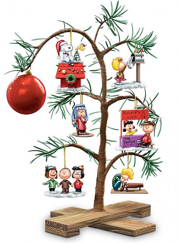 PEANUTS Classic Holiday Memories Tabletop Tree