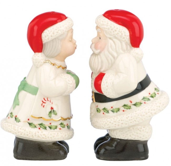 Santa & Mrs. Claus Salt & Pepper Shaker Set