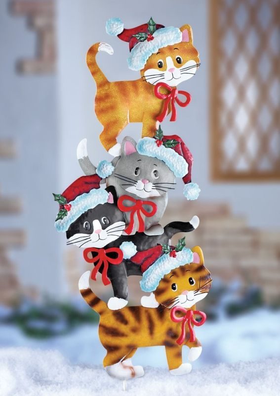 cats-whimsical-cute-festive-metal-cat-wearing-santa-hats-christmas-outdoor-yard-decoration