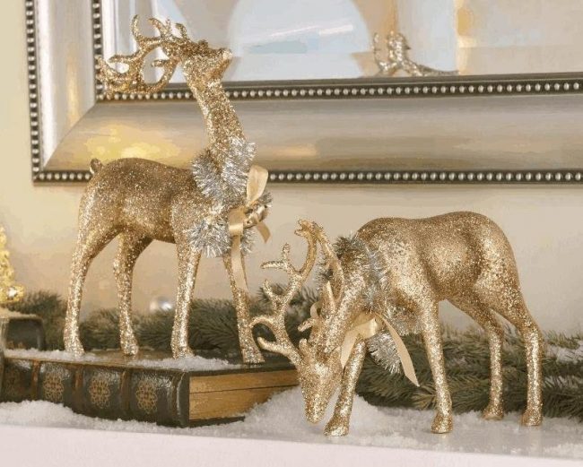 champagne-glitter-deer-figurines