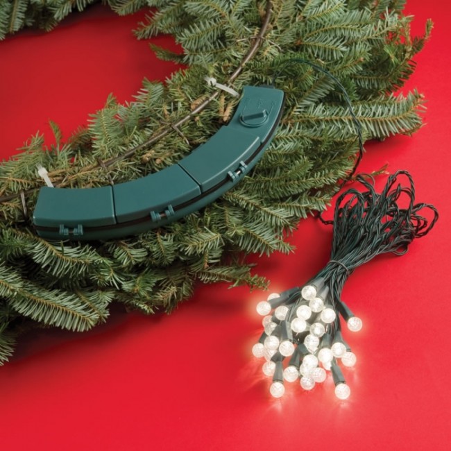 The Cordless Contoured Wreath Lights