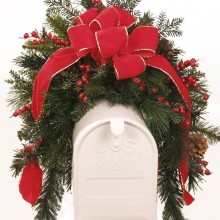 Christmas Mailbox Cover with Berries