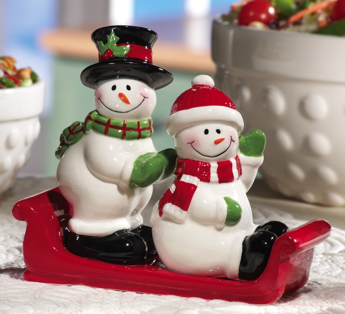 Snowmen Holiday Ceramic Salt & Pepper Shaker Set