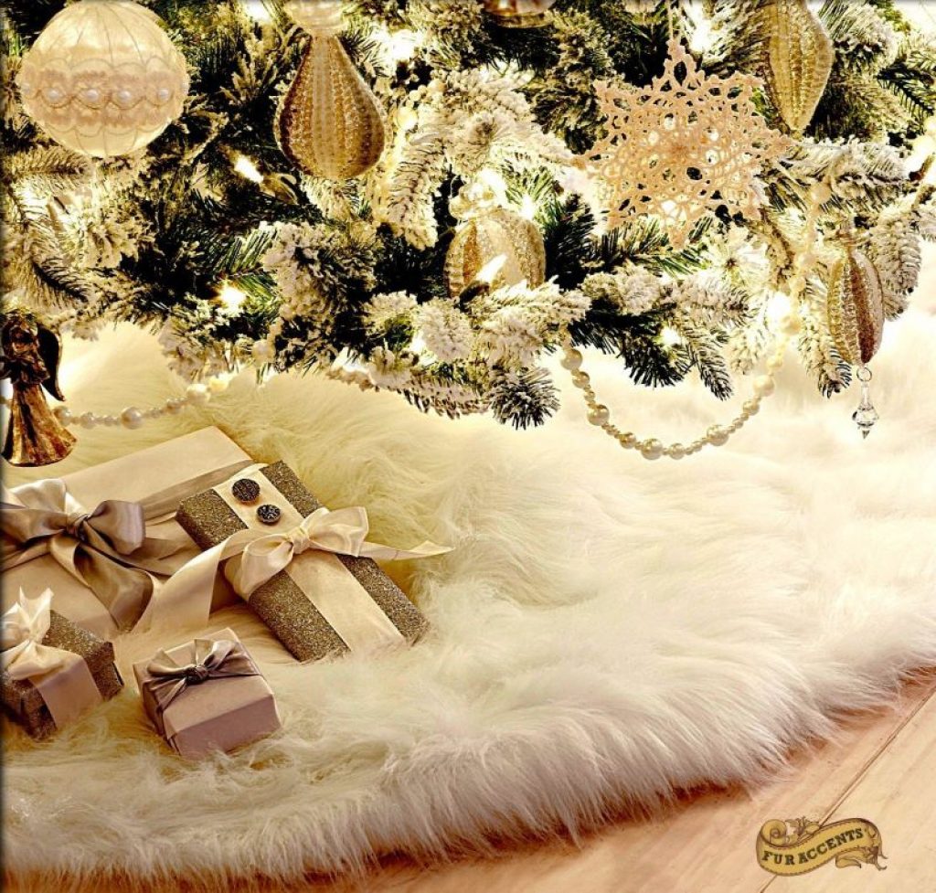 plush faux fur tree skirt