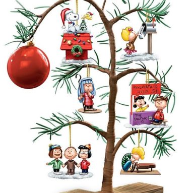 PEANUTS Classic Holiday Memories Tabletop Tree